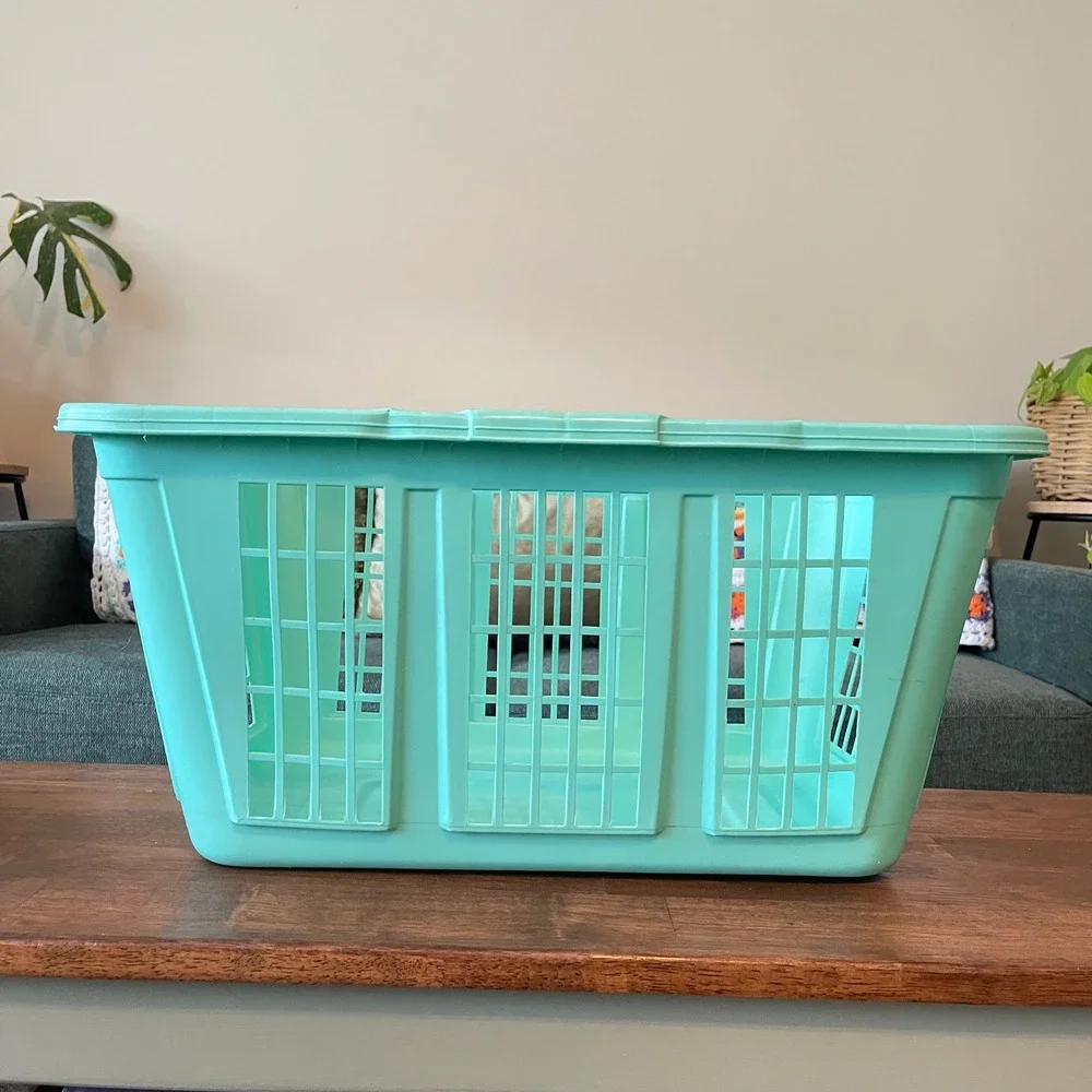 Rubbermaid great shape